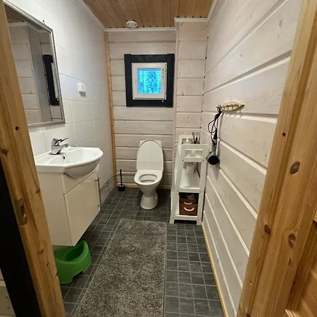 Villahattiwatti Ei Jata Kylmaksi בקתה *